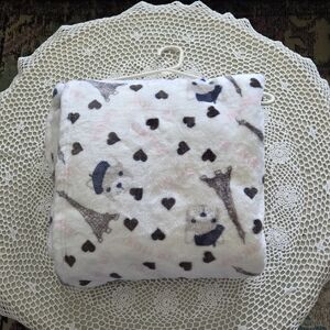 SOFT & CUDDLY BLANKET